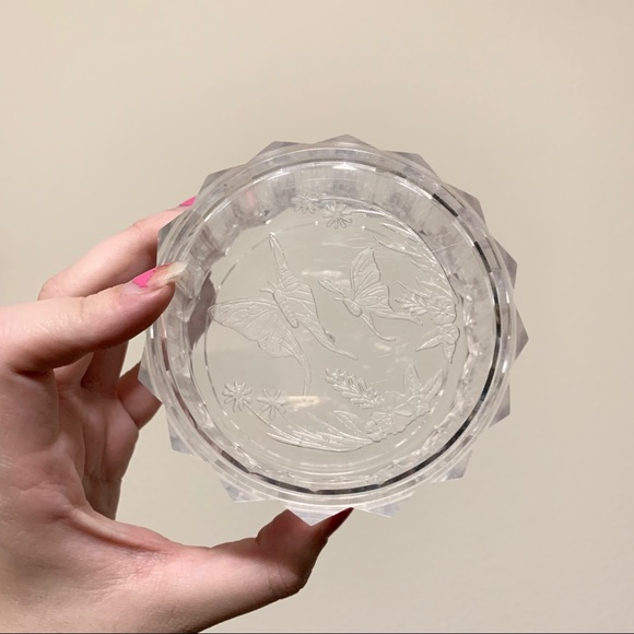 Vintage butterfly trinket box - Picture 2 of 4